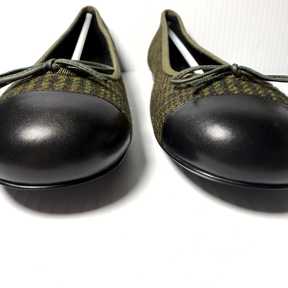 CHANEL Tweed Lambskin Cap Toe Ballerina Olive and Black Tweed Ballet Flats NWT - Picture 5 of 13